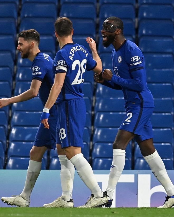 郭昊文双手炸筐领衔12月28日CBA五佳球