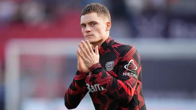 羽毛球全英赛： 李诗沣“复仇”成功 陈雨菲三局胜出